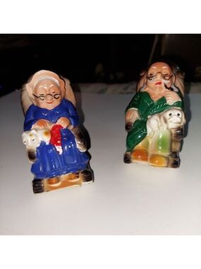 Vintage* Rocking Chair Senior Couple Salt & Pepper Shakers